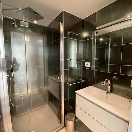 2 Bedroom With Terrace 7 Croisette * Cannes