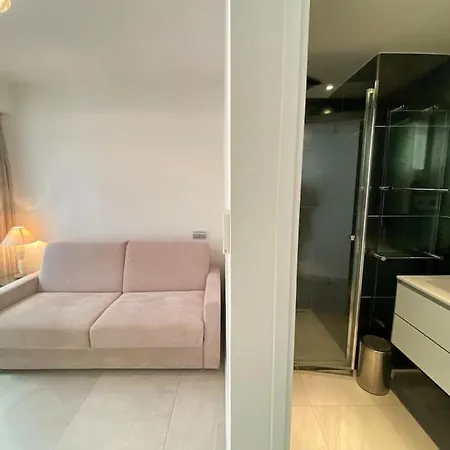 2 Bedroom With Terrace 7 Croisette Apartamento Cannes