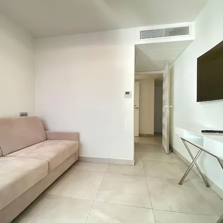 2 Bedroom With Terrace 7 Croisette Apartamento Cannes